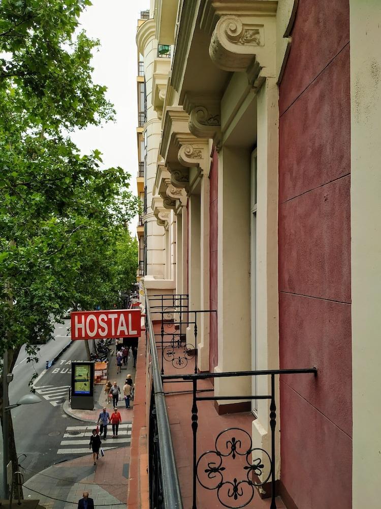 马德里阿比拖姆旅舍酒店 外观 照片
